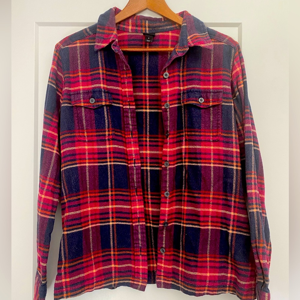 Patagonia • Women’s Plaid Button Up • Size 6